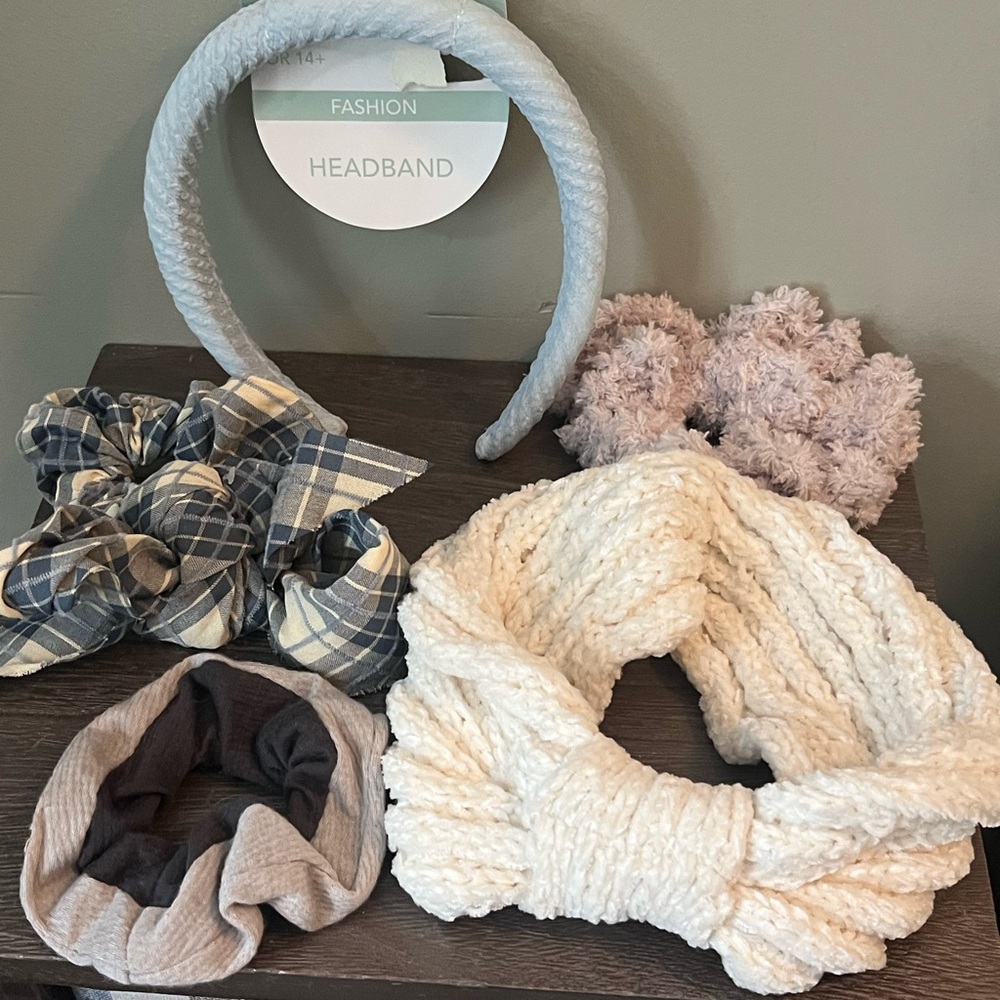 Stylish Women's Headband and Scrunchie Set - Cream, Gray, and Plaid